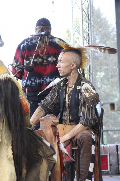 Wanbli ohitika singers